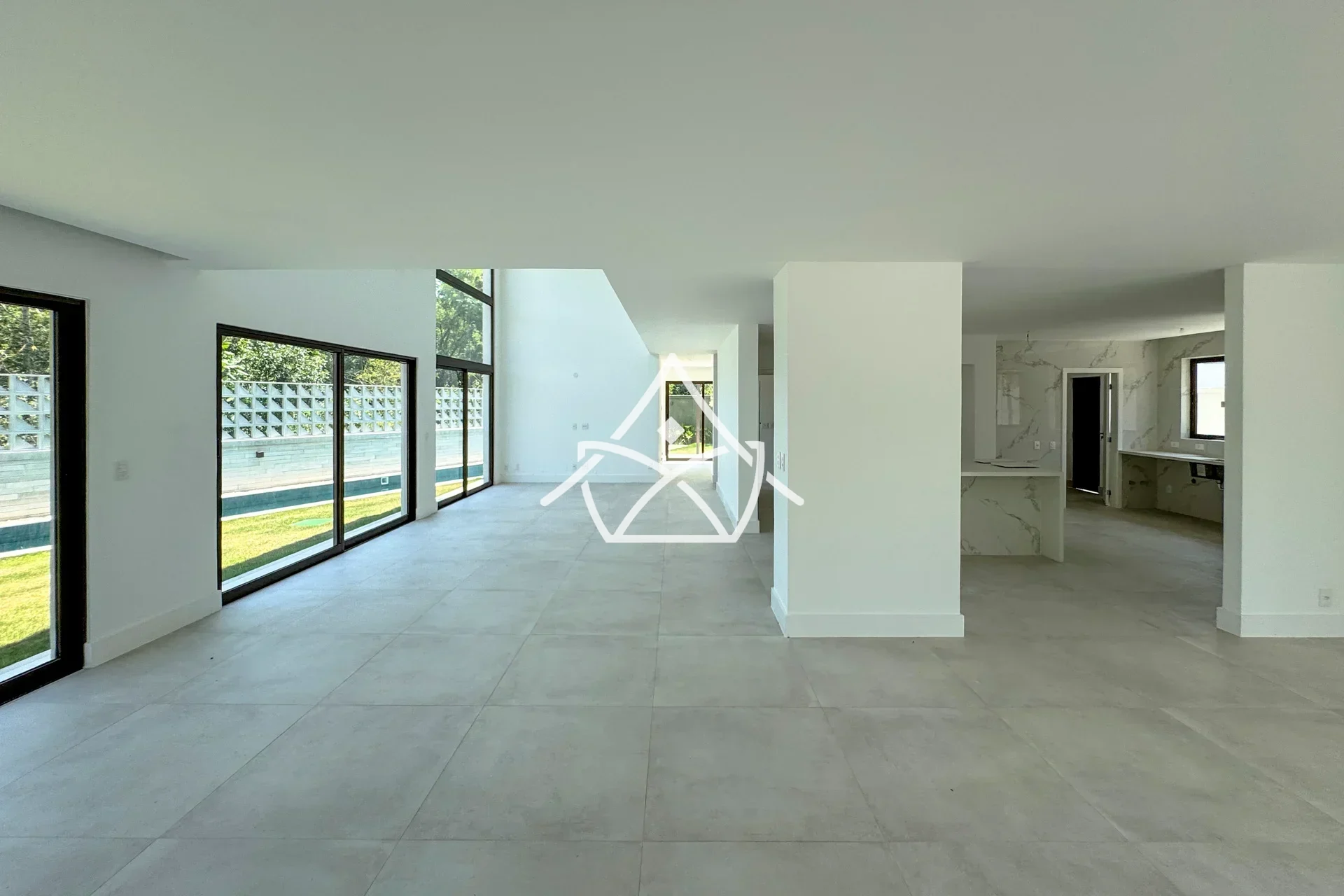 Triplex com Sótão à Venda na Barra da Tijuca