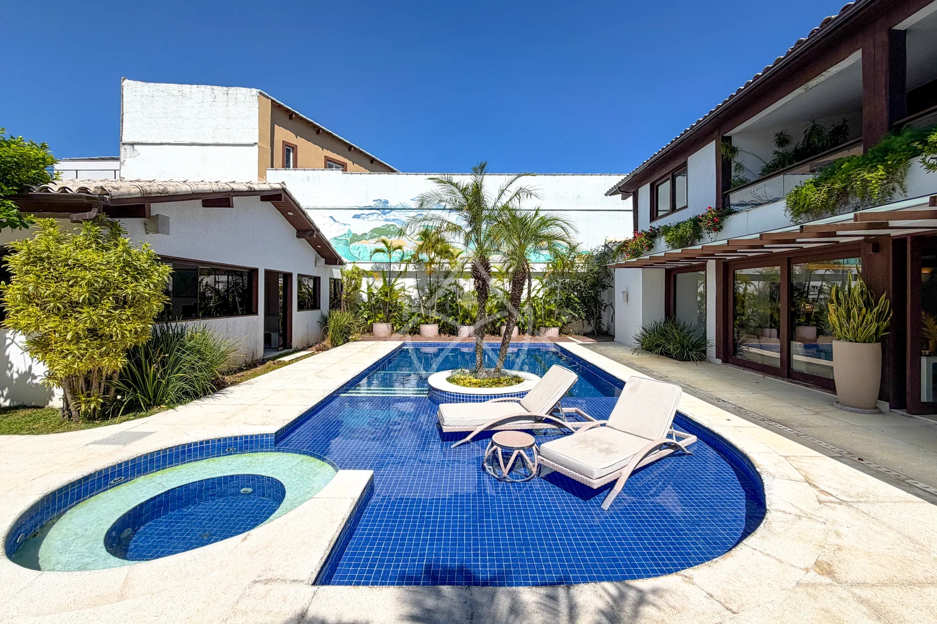 Duplex com Casa de Hóspedes na Barra da Tijuca
