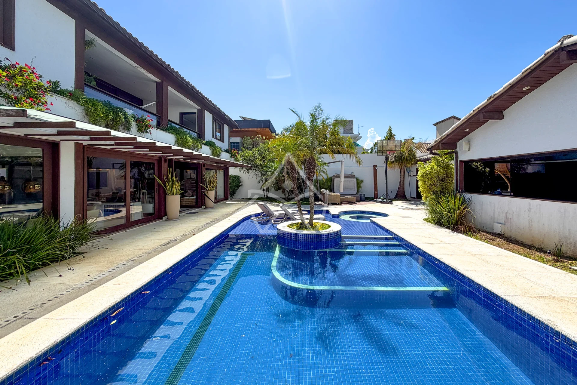 Duplex com Casa de Hóspedes na Barra da Tijuca