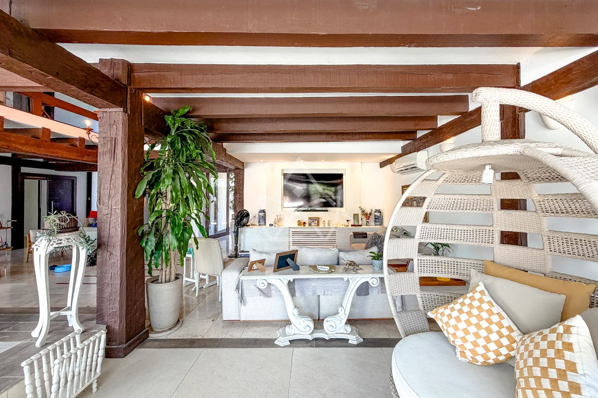 Duplex com Casa de Hóspedes na Barra da Tijuca