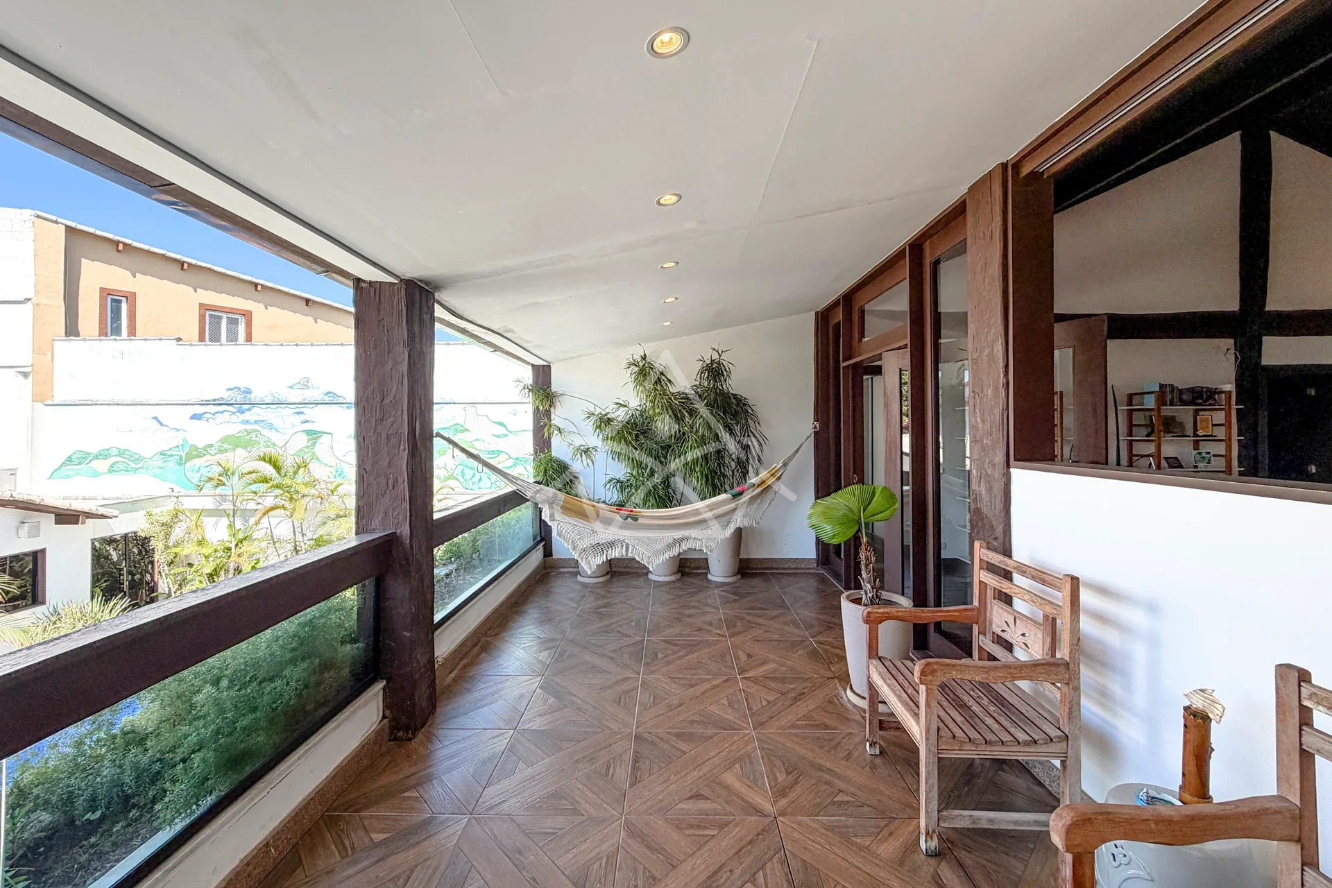 Duplex com Casa de Hóspedes na Barra da Tijuca