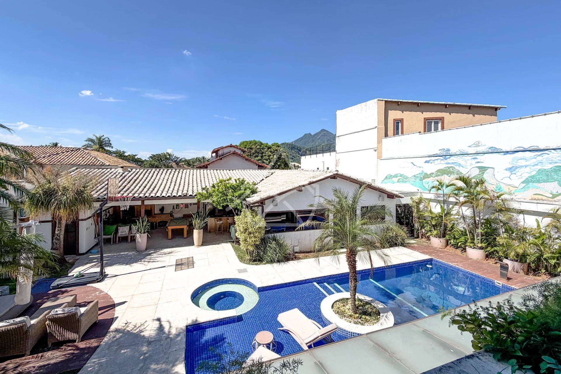 Duplex com Casa de Hóspedes na Barra da Tijuca