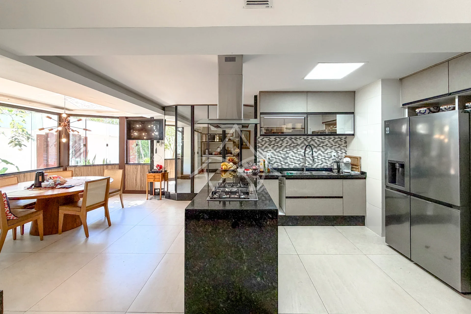 Duplex com Casa de Hóspedes na Barra da Tijuca
