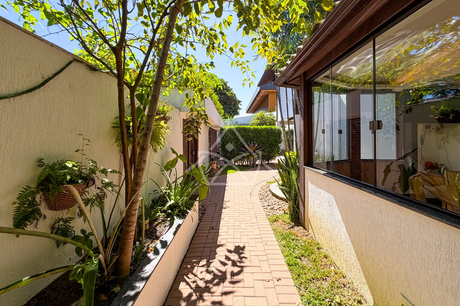 Duplex com Casa de Hóspedes na Barra da Tijuca