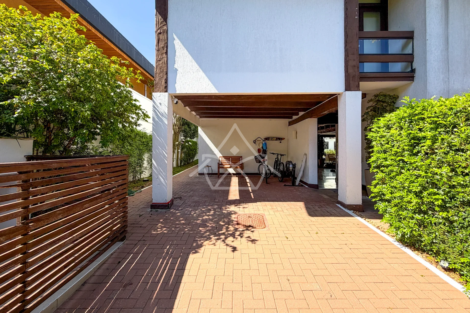 Duplex com Casa de Hóspedes na Barra da Tijuca