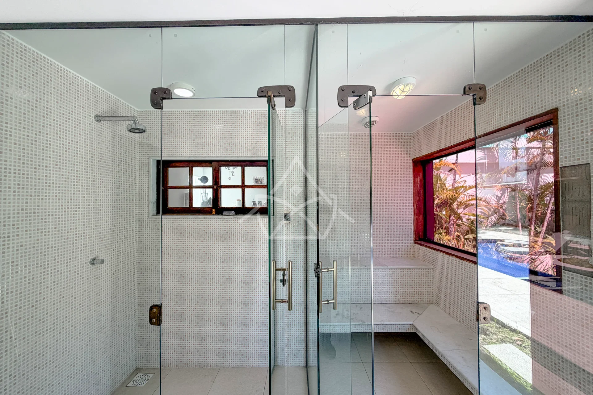 Duplex com Casa de Hóspedes na Barra da Tijuca