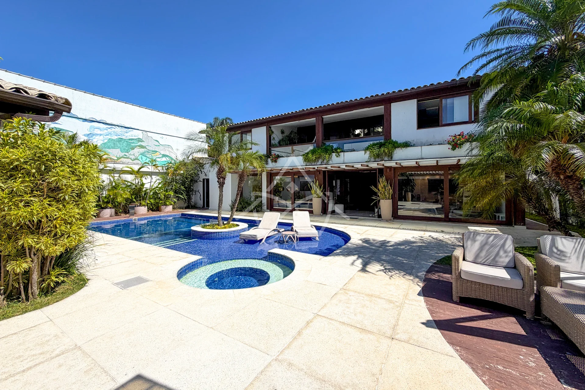 Duplex com Casa de Hóspedes na Barra da Tijuca