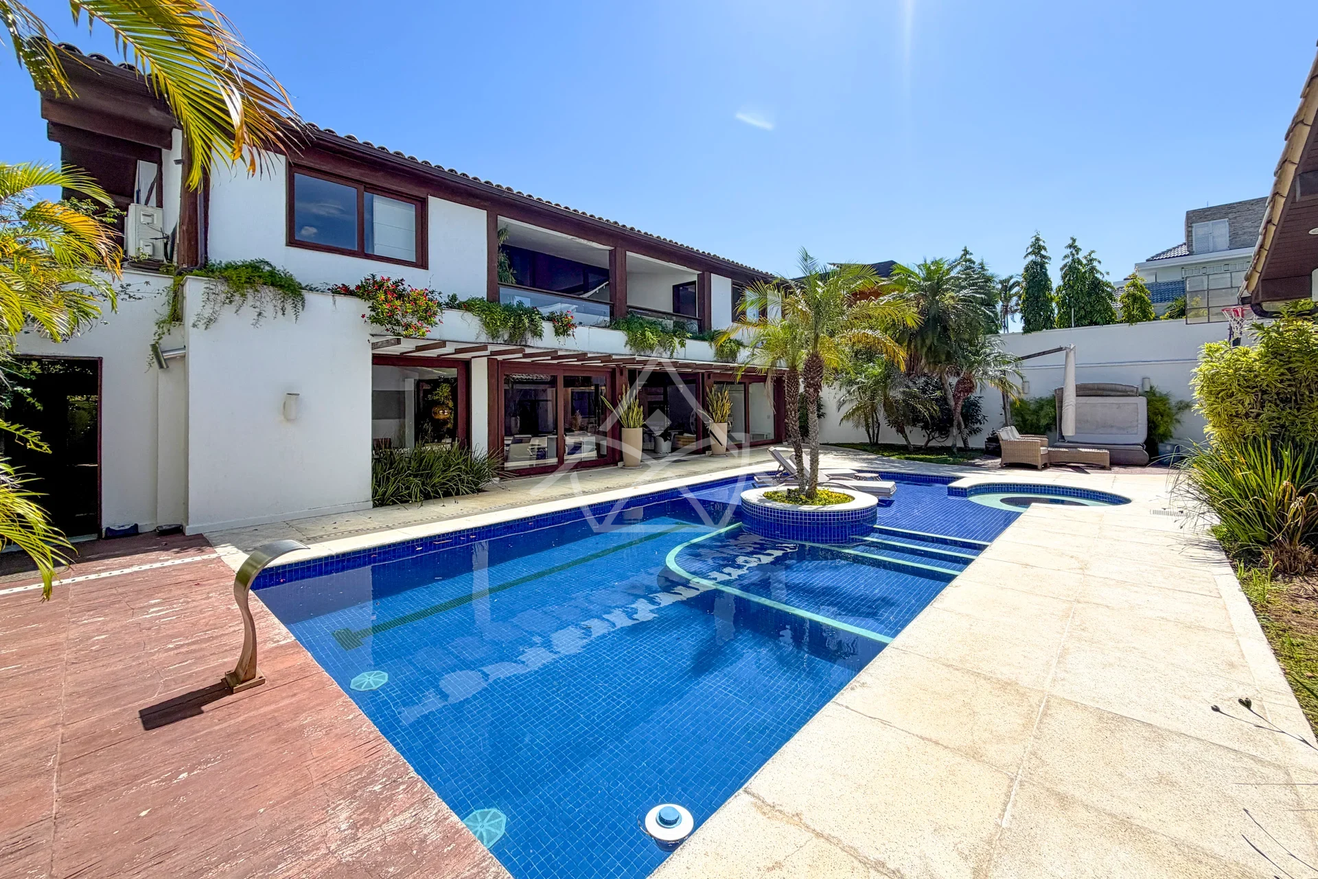 Duplex com Casa de Hóspedes na Barra da Tijuca