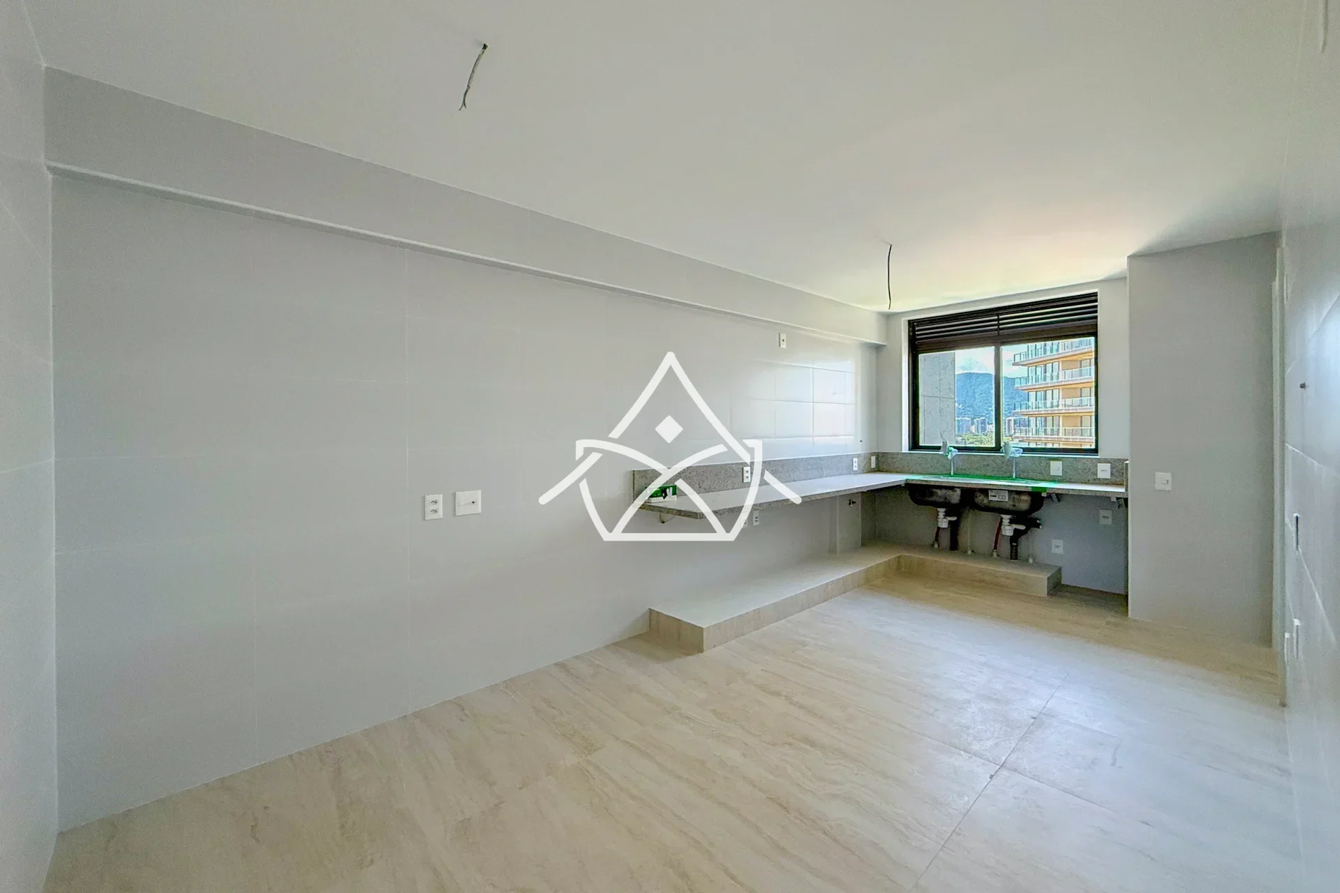 Apartamento de Primeira Locação com 4 Suítes na Barra da Tijuca
