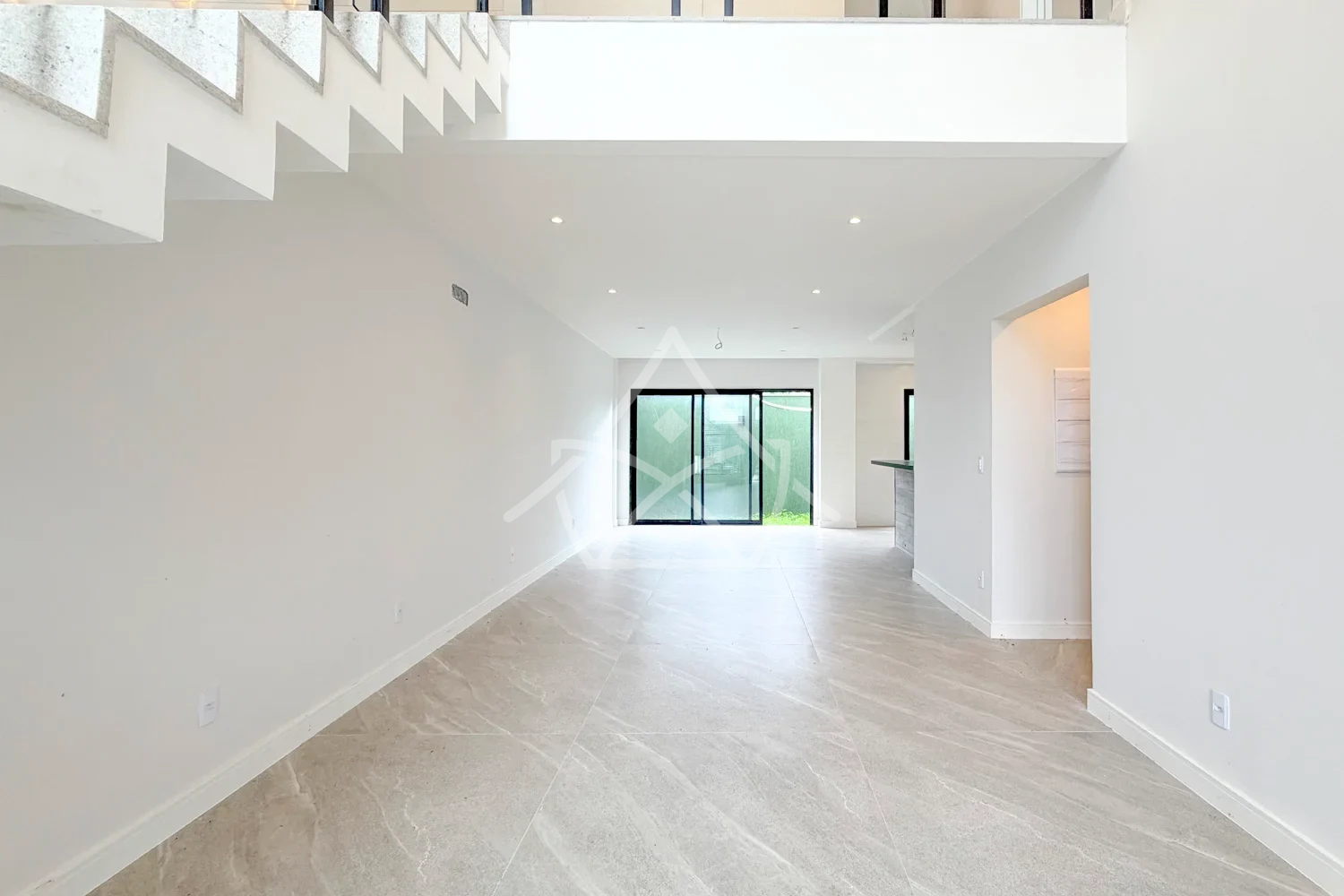 Duplex Contemporânea – Primeira Locação em Vargem Pequena