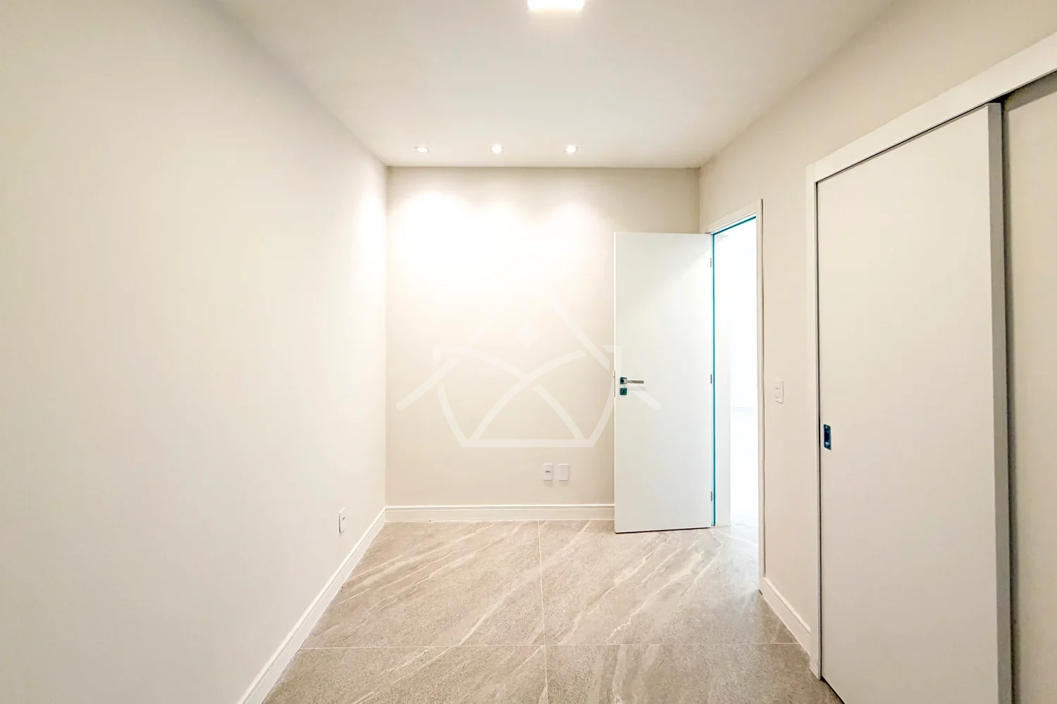 Duplex Contemporânea – Primeira Locação em Vargem Pequena