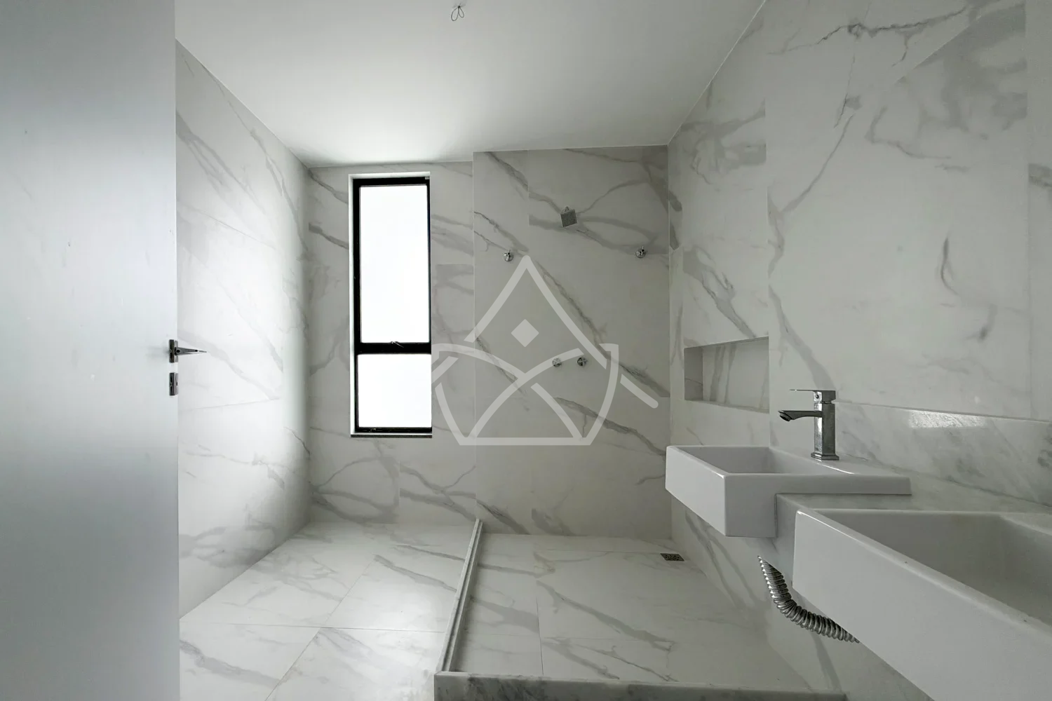 Duplex Contemporânea em Vargem Pequena RJ