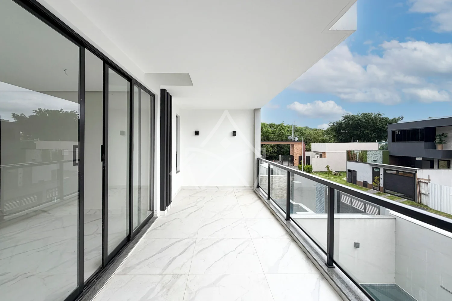 Duplex Contemporânea em Vargem Pequena RJ