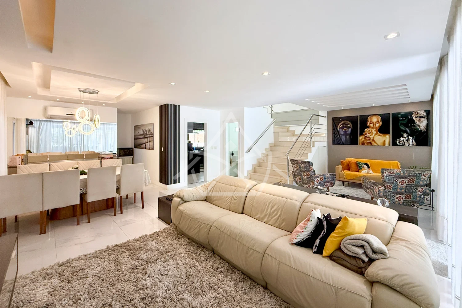 Triplex à Venda com 4 Quartos no Recreio RJ