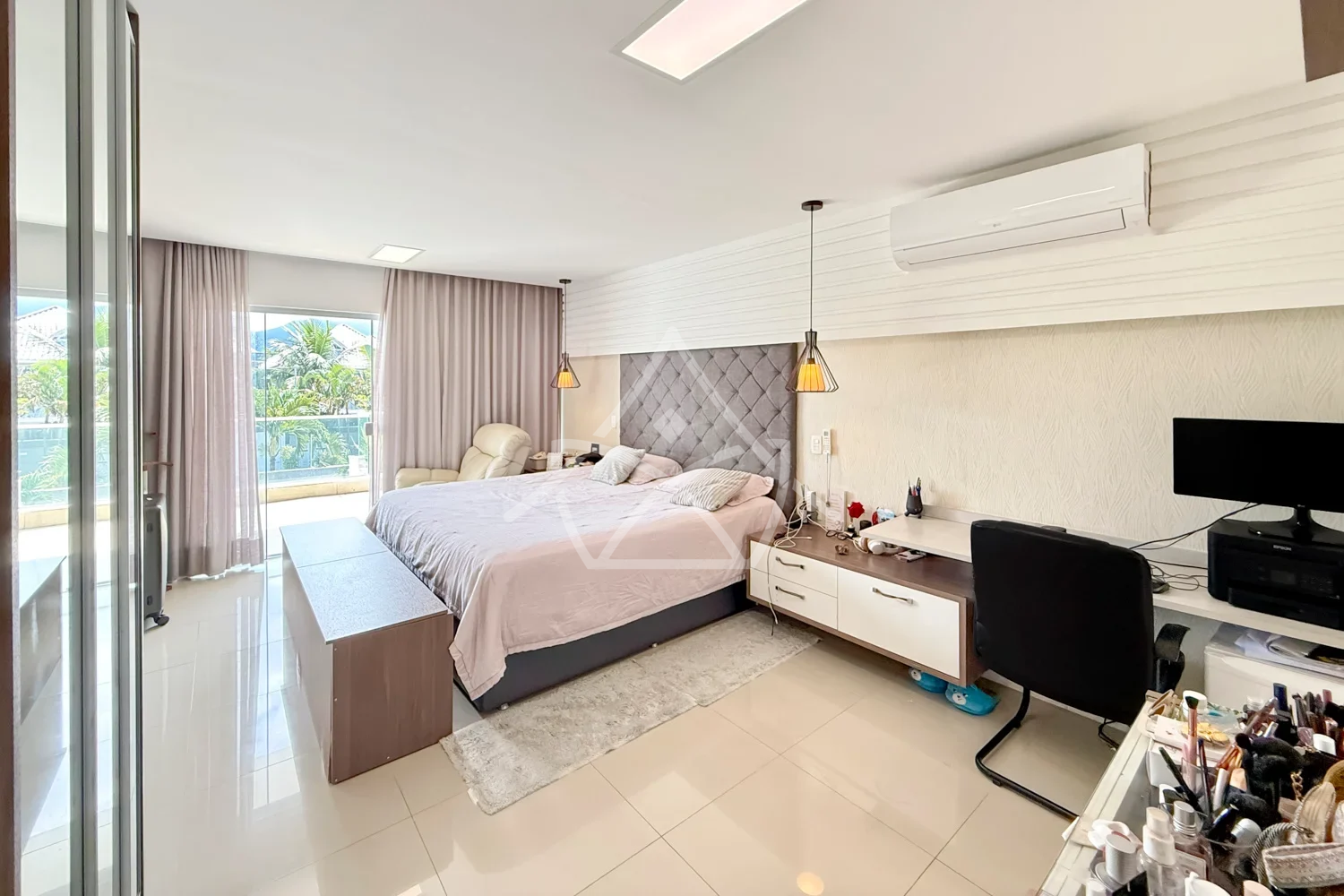 Triplex à Venda com 4 Quartos no Recreio RJ