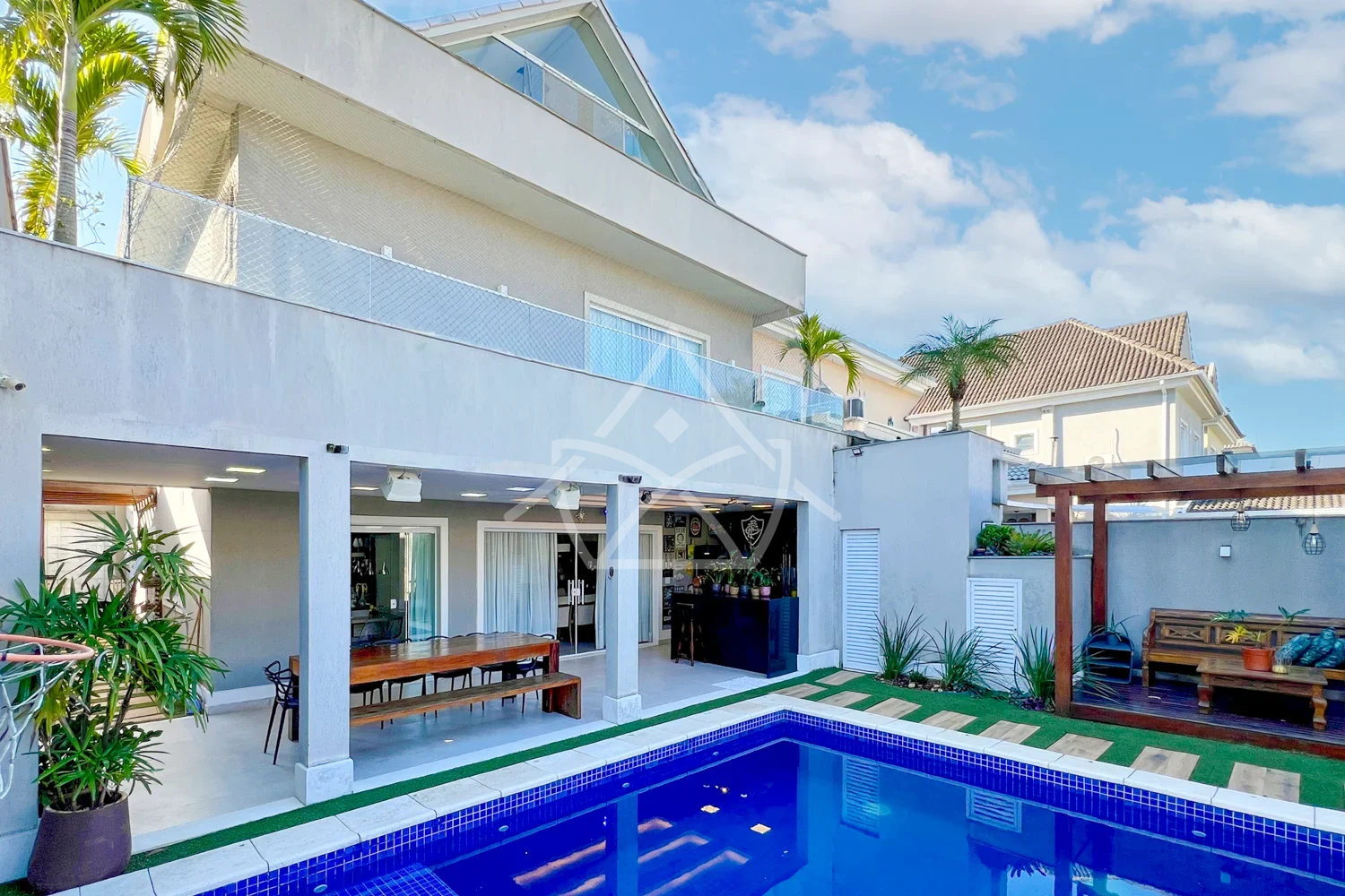 Casa Triplex Moderna no Recreio dos Bandeirantes RJ