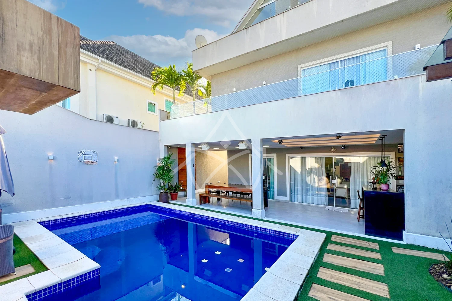 Casa Triplex Moderna no Recreio dos Bandeirantes RJ