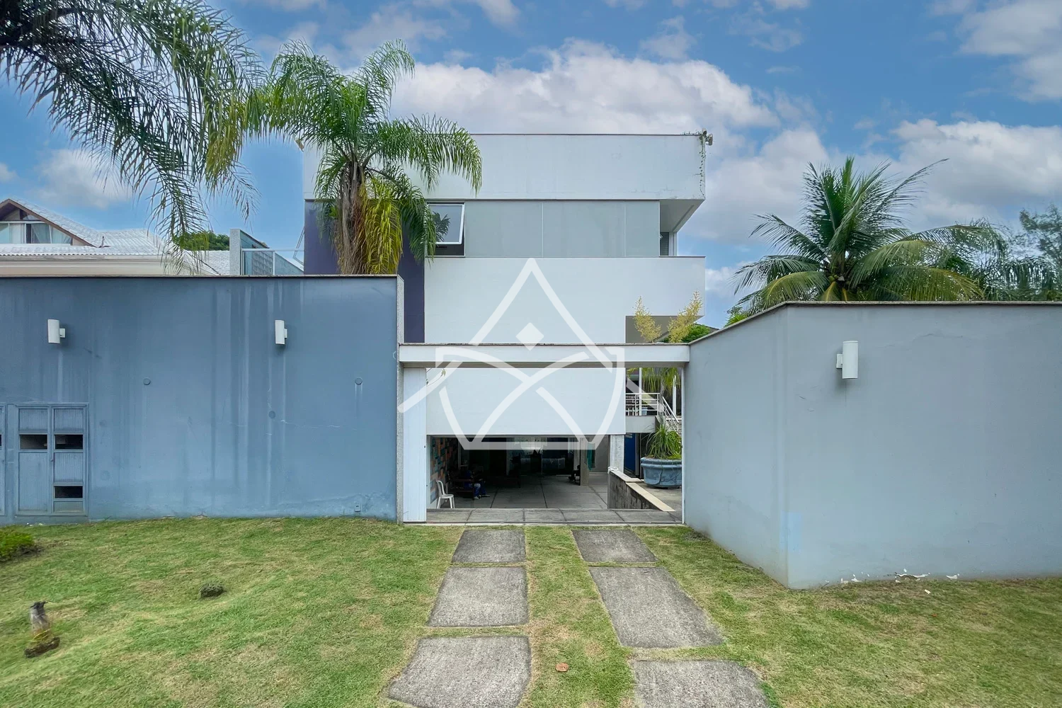 Residência Imponente com 4 Suítes na Barra da Tijuca RJ