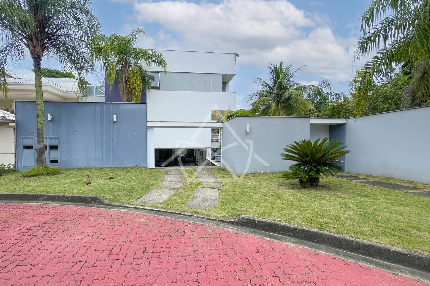 Residência Imponente com 4 Suítes na Barra da Tijuca RJ