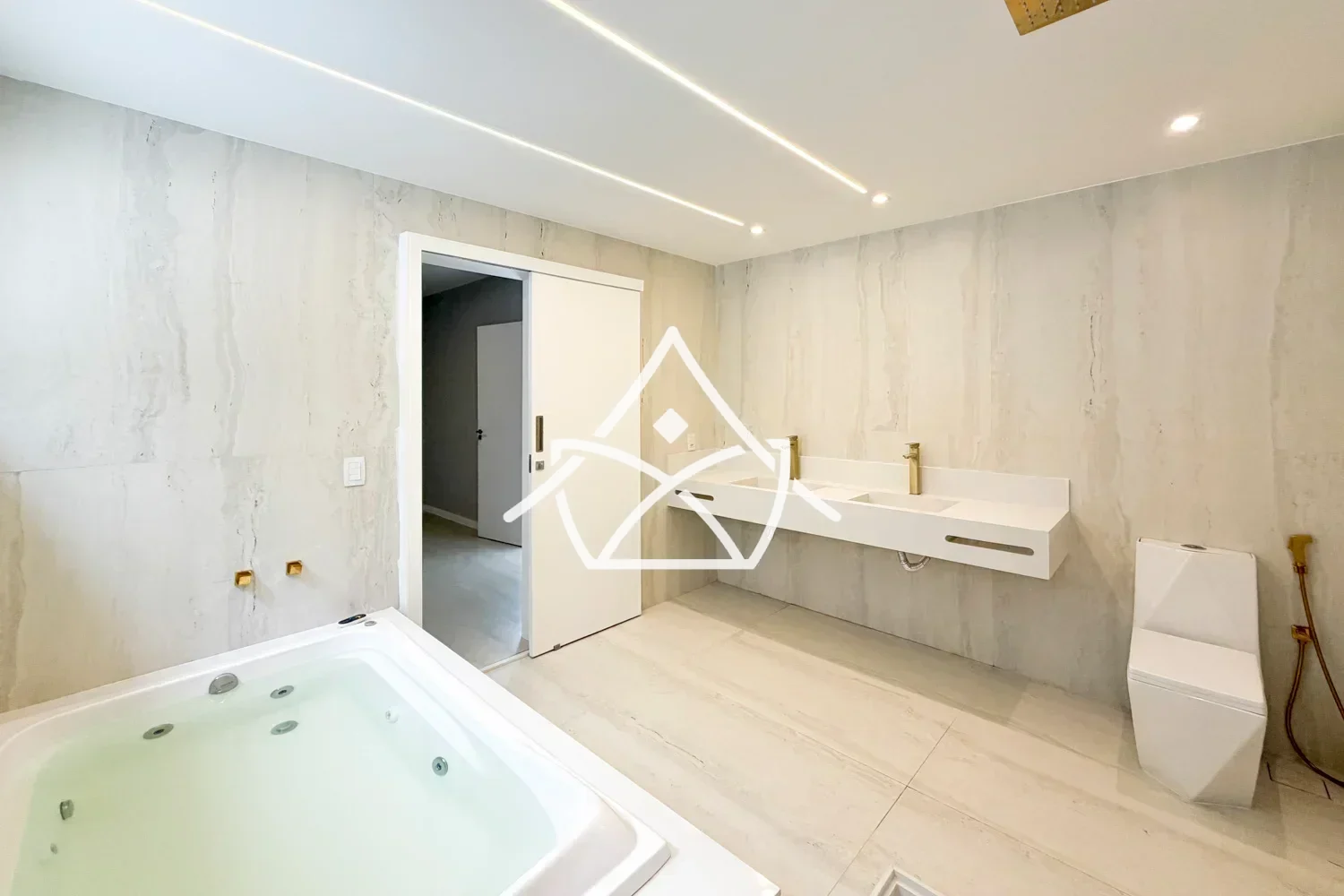 Triplex à Venda com 3 Suítes no Recreio RJ