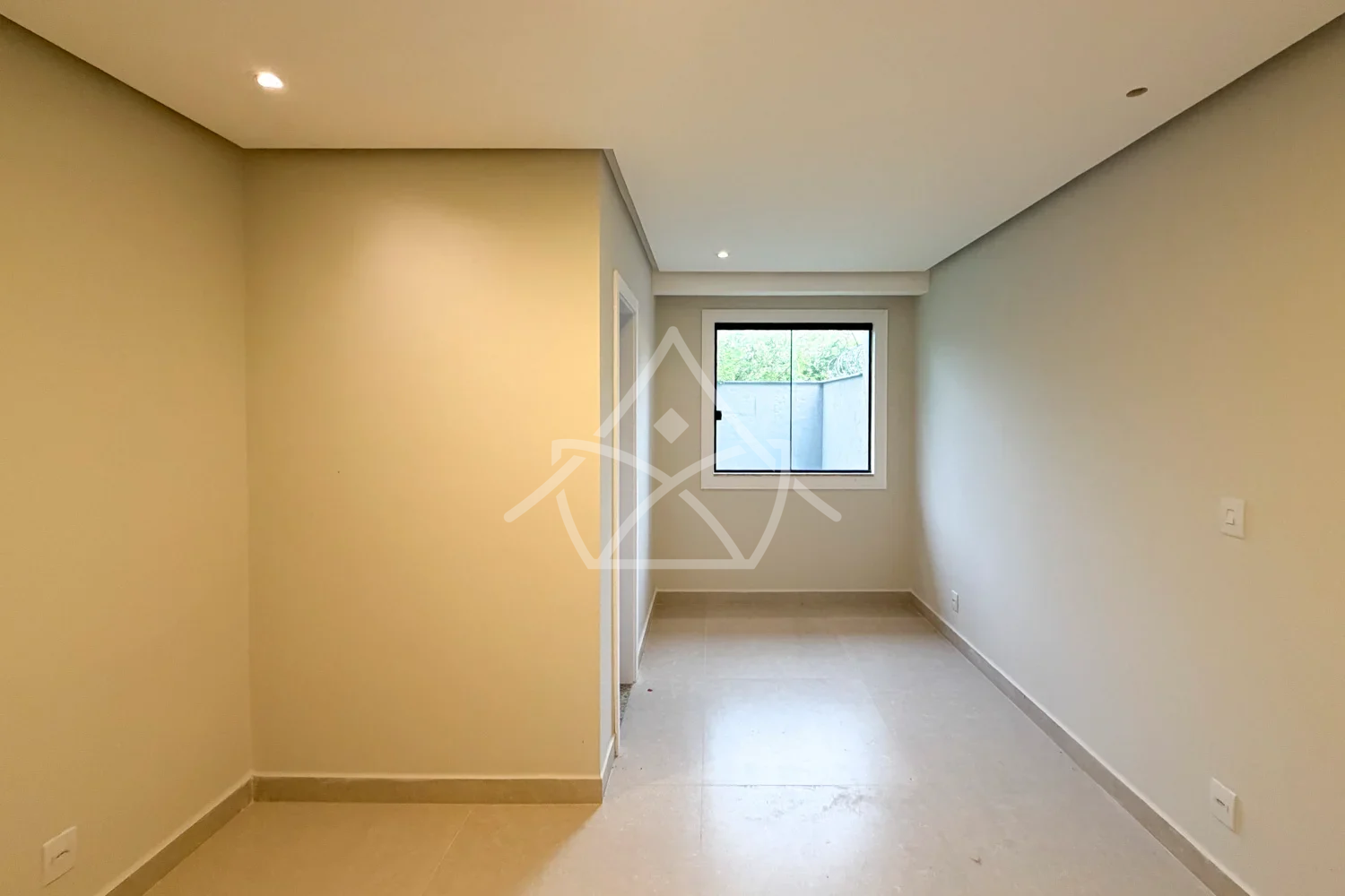 Casa com 4 Suítes e Área de Lazer em Vargem Pequena RJ