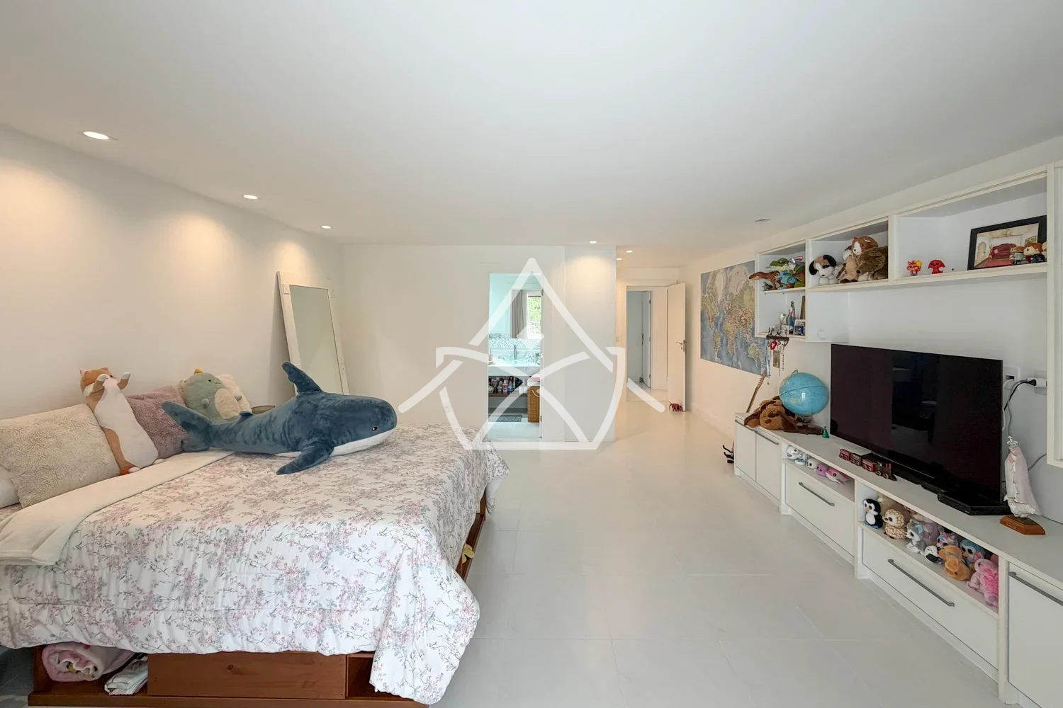 Residência Imponente com 4 Suítes na Barra da Tijuca RJ