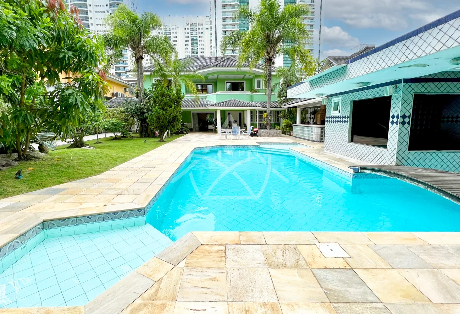 Residência com 4 Suítes na Barra da Tijuca RJ