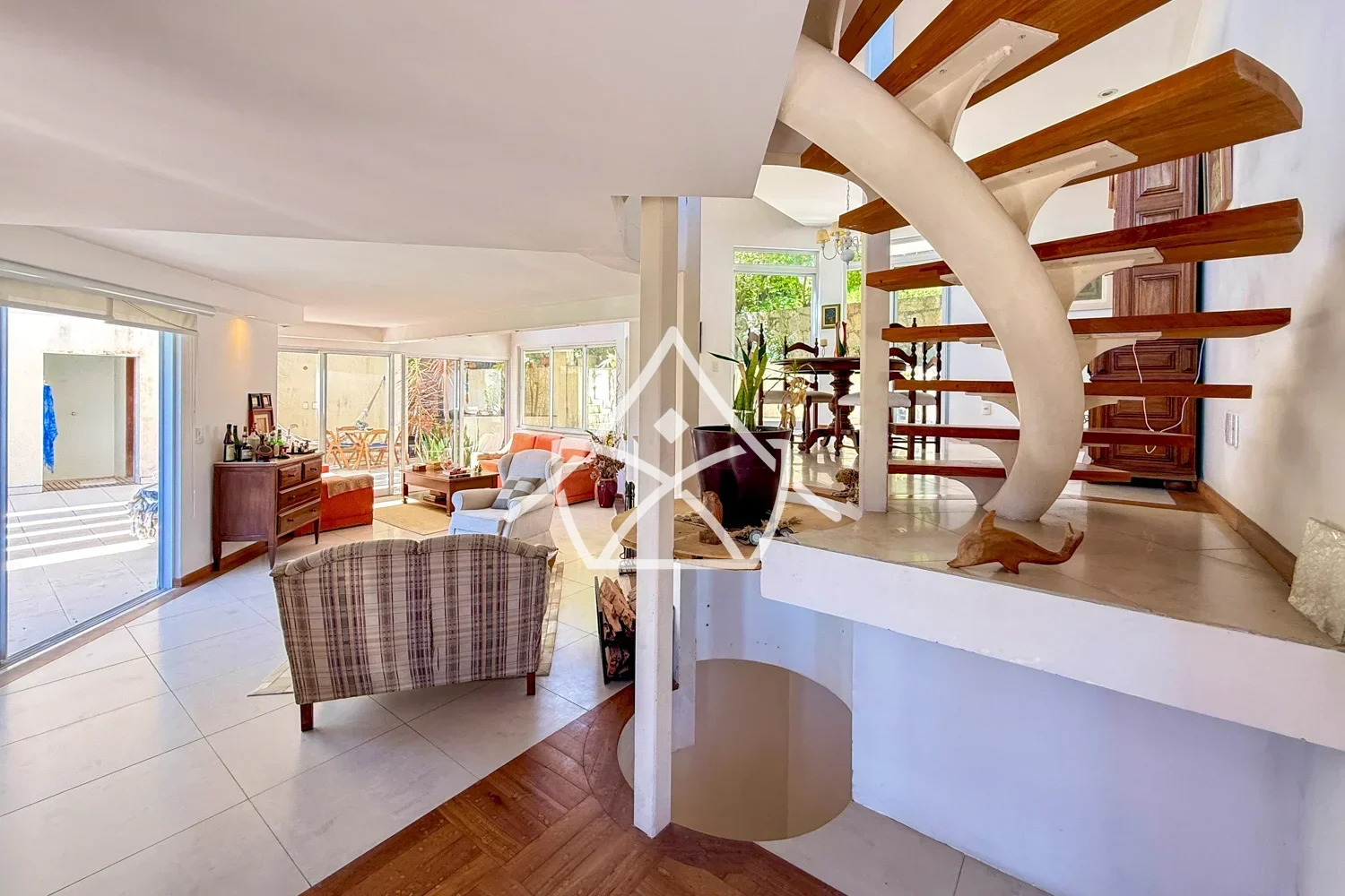 Triplex à Venda com 4 Suítes no Itanhangá
