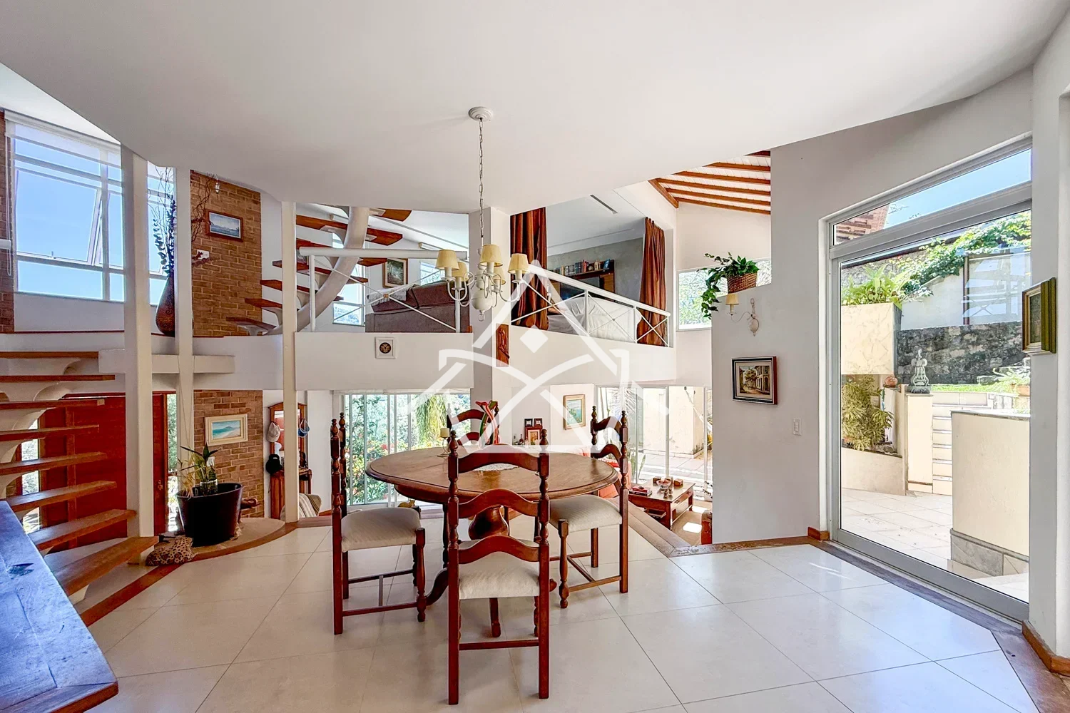 Triplex à Venda com 4 Suítes no Itanhangá