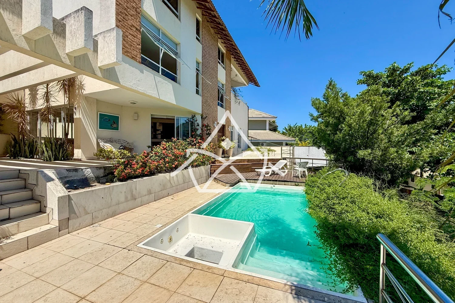 Triplex à Venda com 4 Suítes no Itanhangá