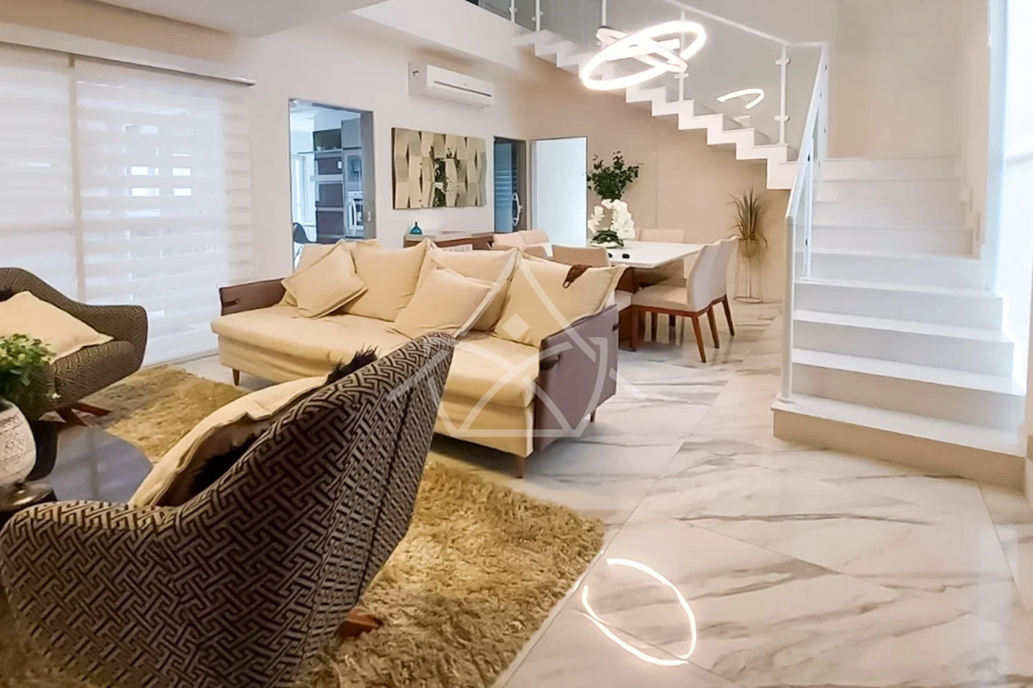 Casa à Venda com 4 Suítes no Recreio dos Bandeirantes RJ