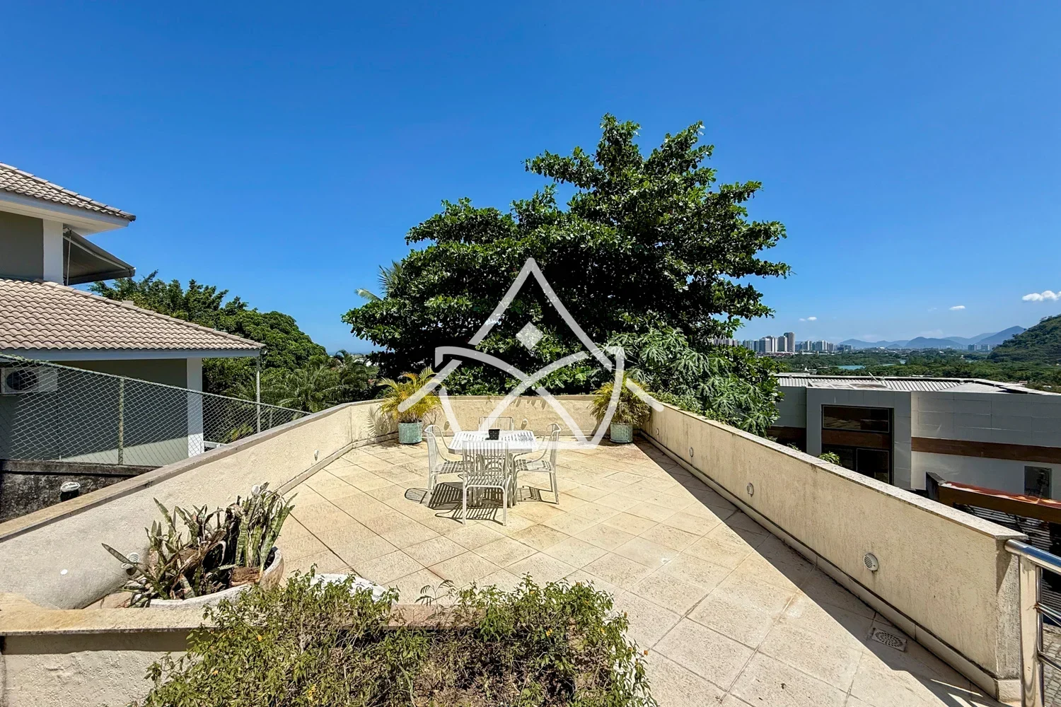 Triplex à Venda com 4 Suítes no Itanhangá