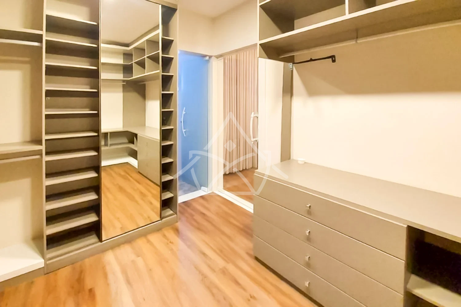 Casa à Venda com 4 Suítes no Recreio dos Bandeirantes RJ