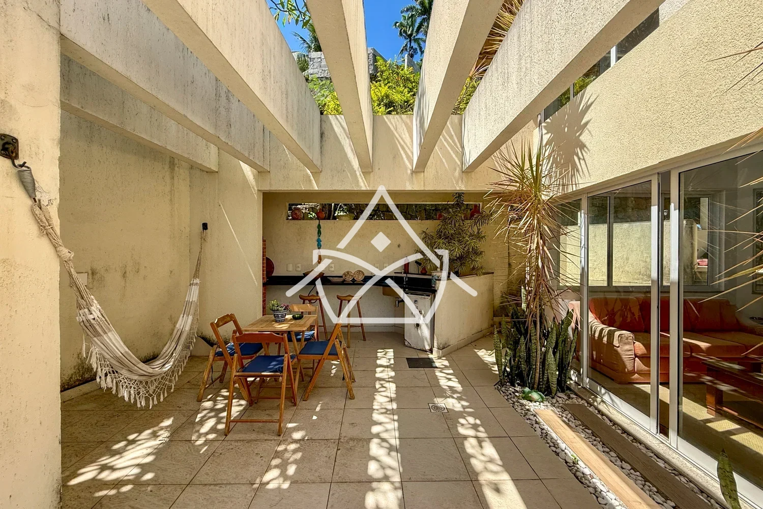 Triplex à Venda com 4 Suítes no Itanhangá
