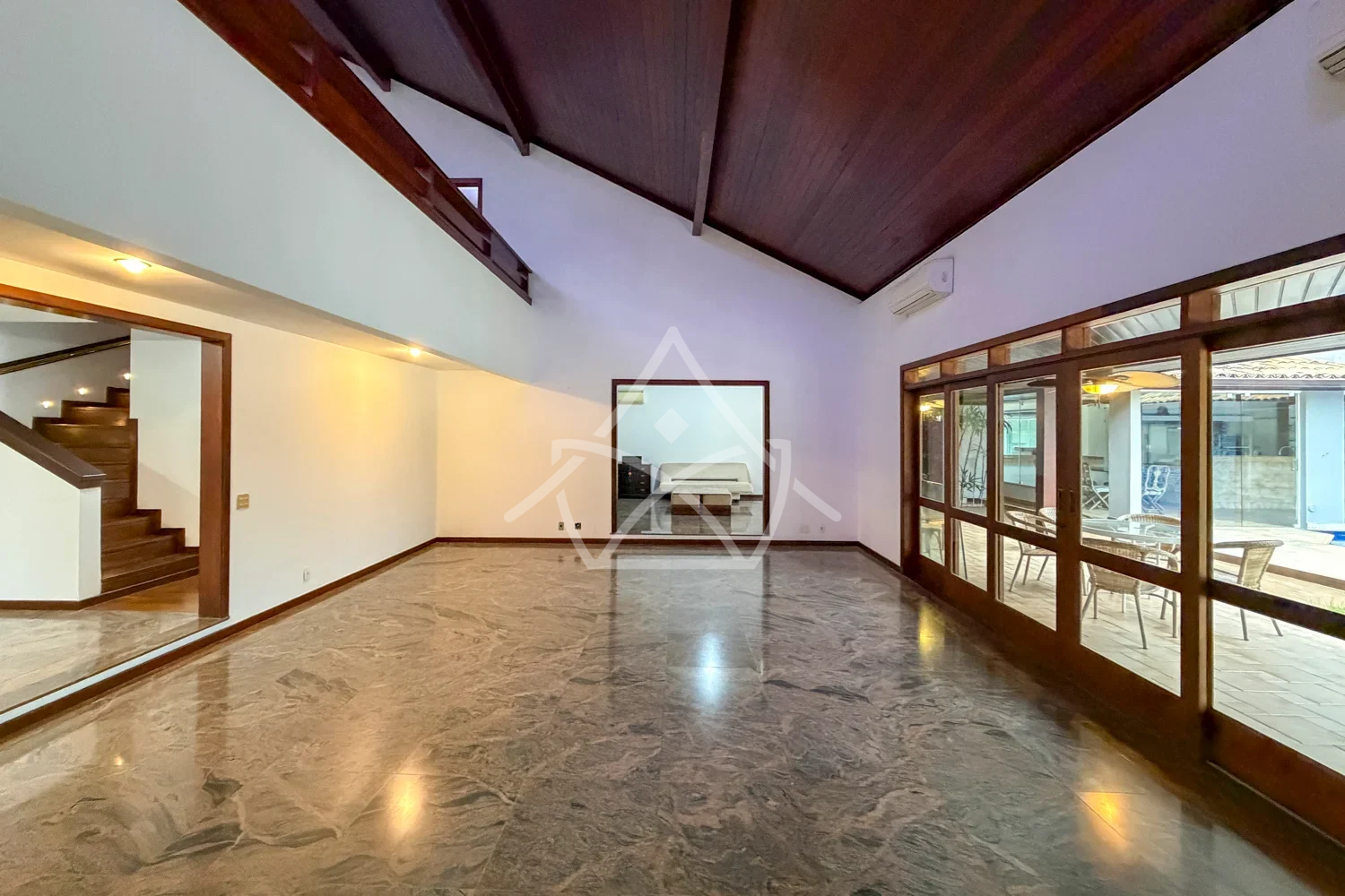 Duplex em Estilo Colonial na Barra da Tijuca RJ