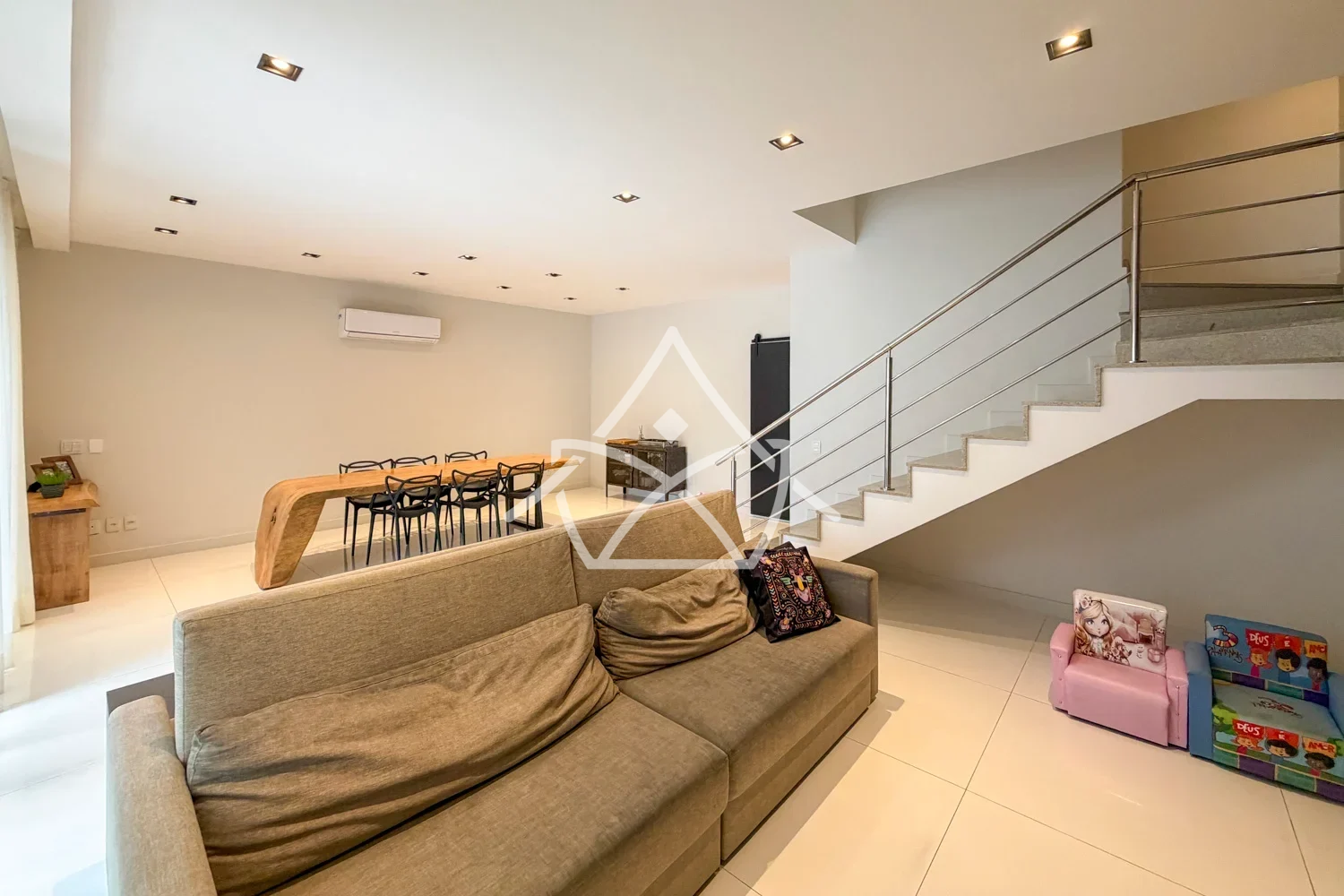 Triplex com 3 Suítes e Sótão Versáti no Recreio dos Bandeirantes