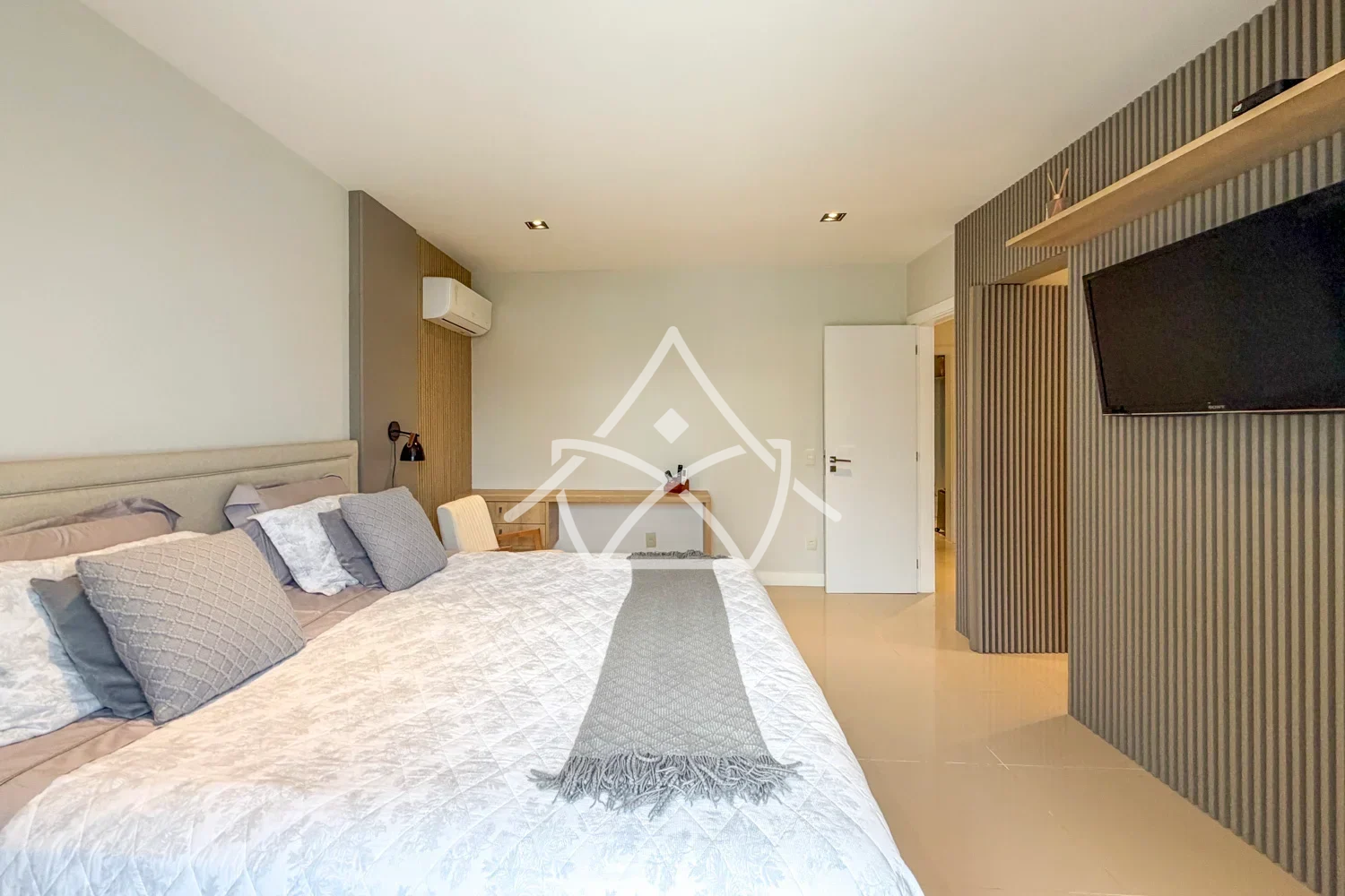 Triplex com 3 Suítes e Sótão Versáti no Recreio dos Bandeirantes