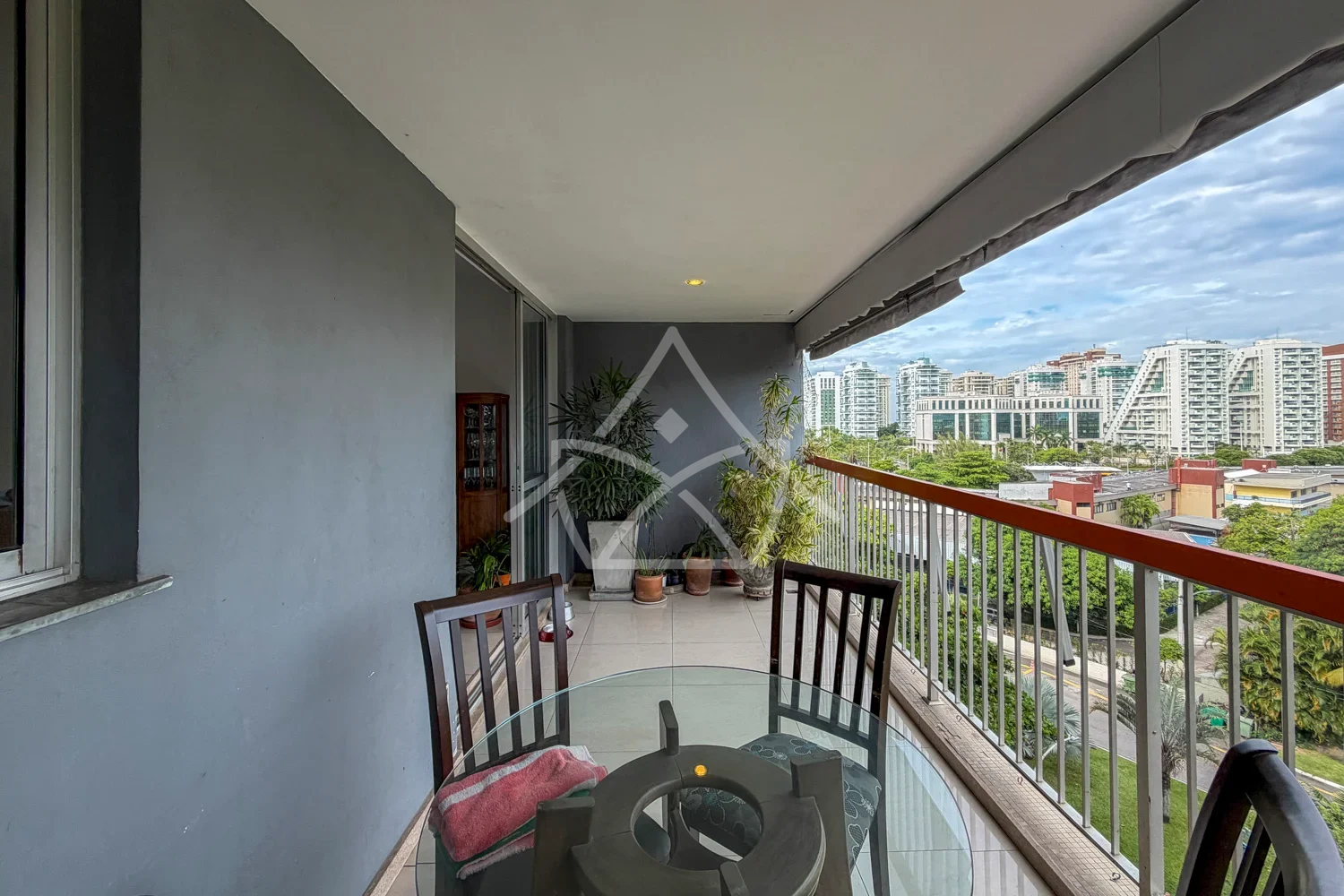Á Venda com 3 Quartos, na Barra da Tijuca RJ