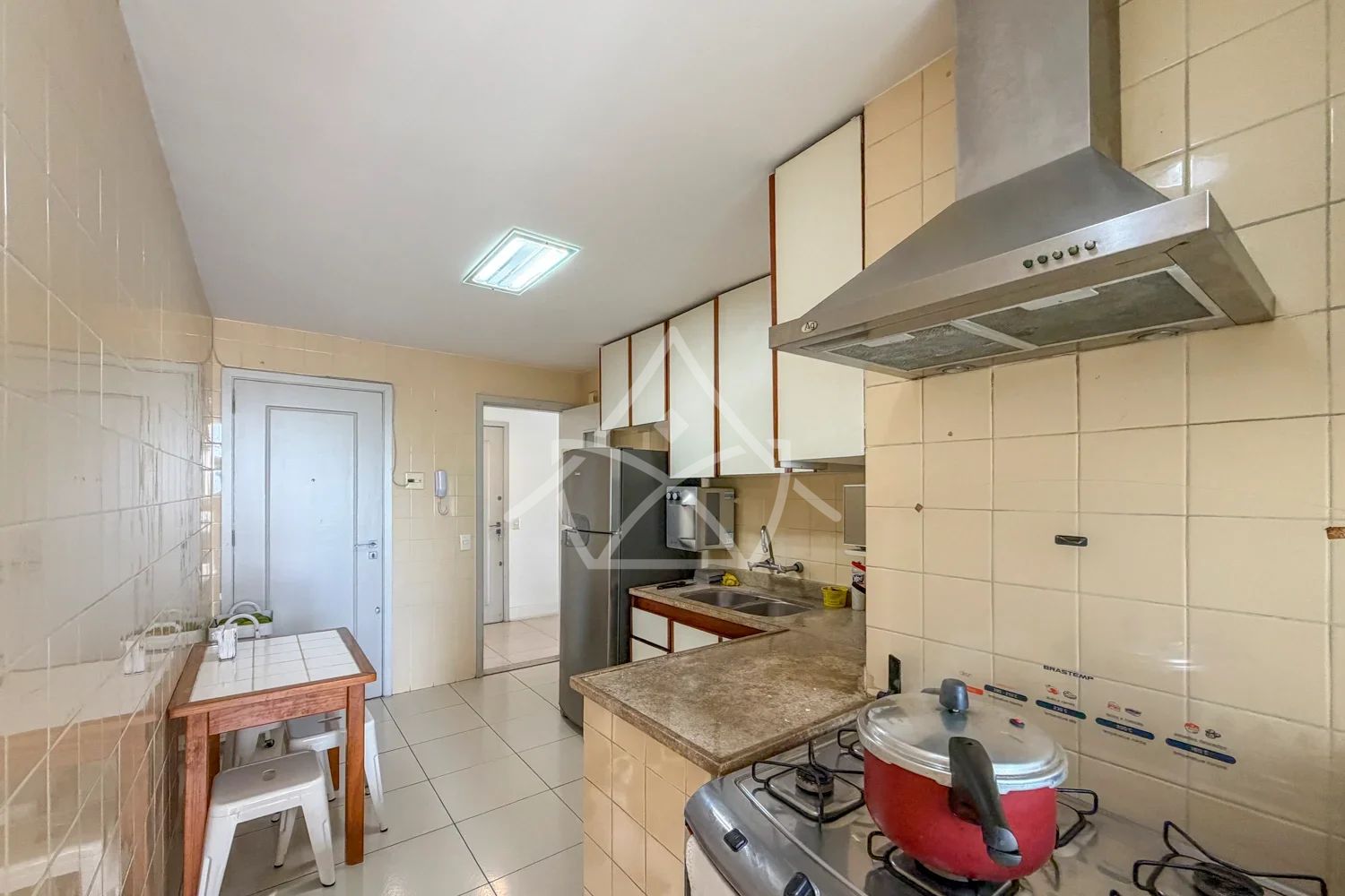 Á Venda com 3 Quartos, na Barra da Tijuca RJ