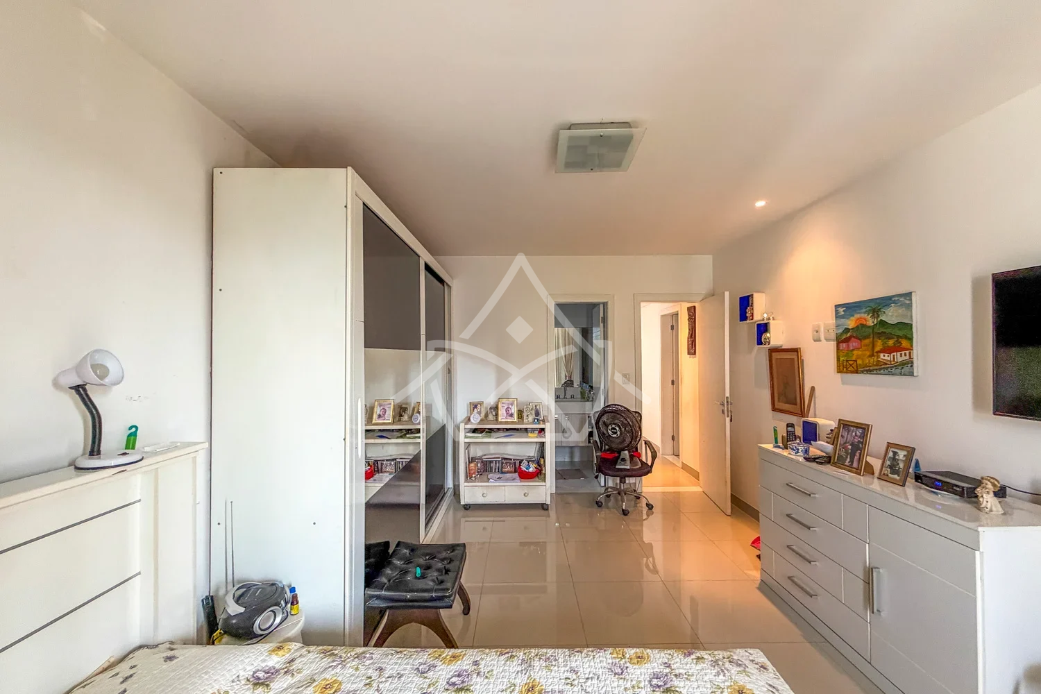 Triplex à Venda com 4 Quartos e Piscina no Recreio RJ