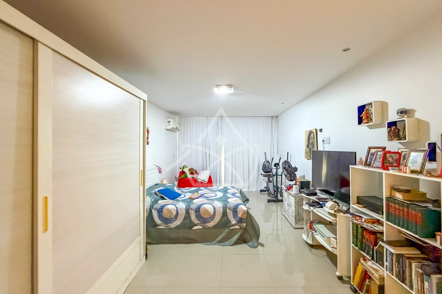 Triplex à Venda com 4 Quartos e Piscina no Recreio RJ