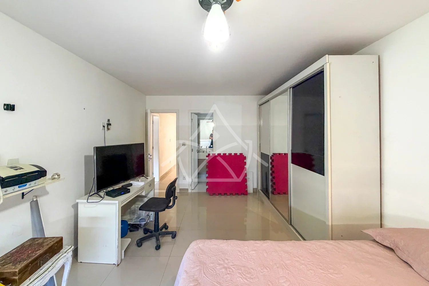 Triplex à Venda com 4 Quartos e Piscina no Recreio RJ