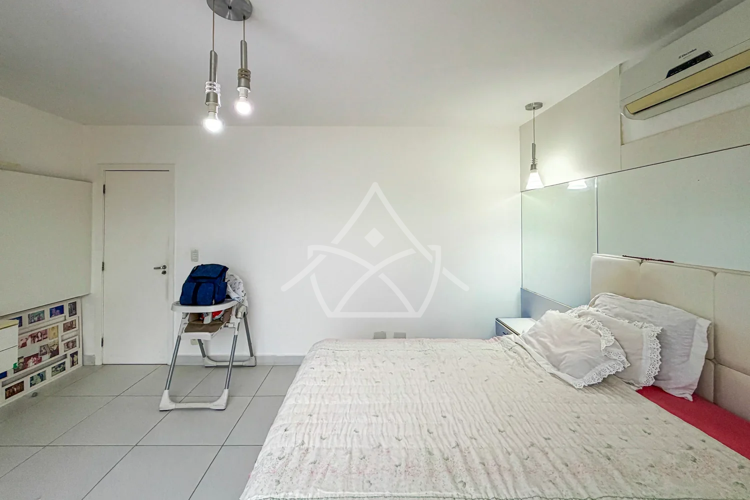 Triplex com 4 Quartos em Vargem Pequena RJ