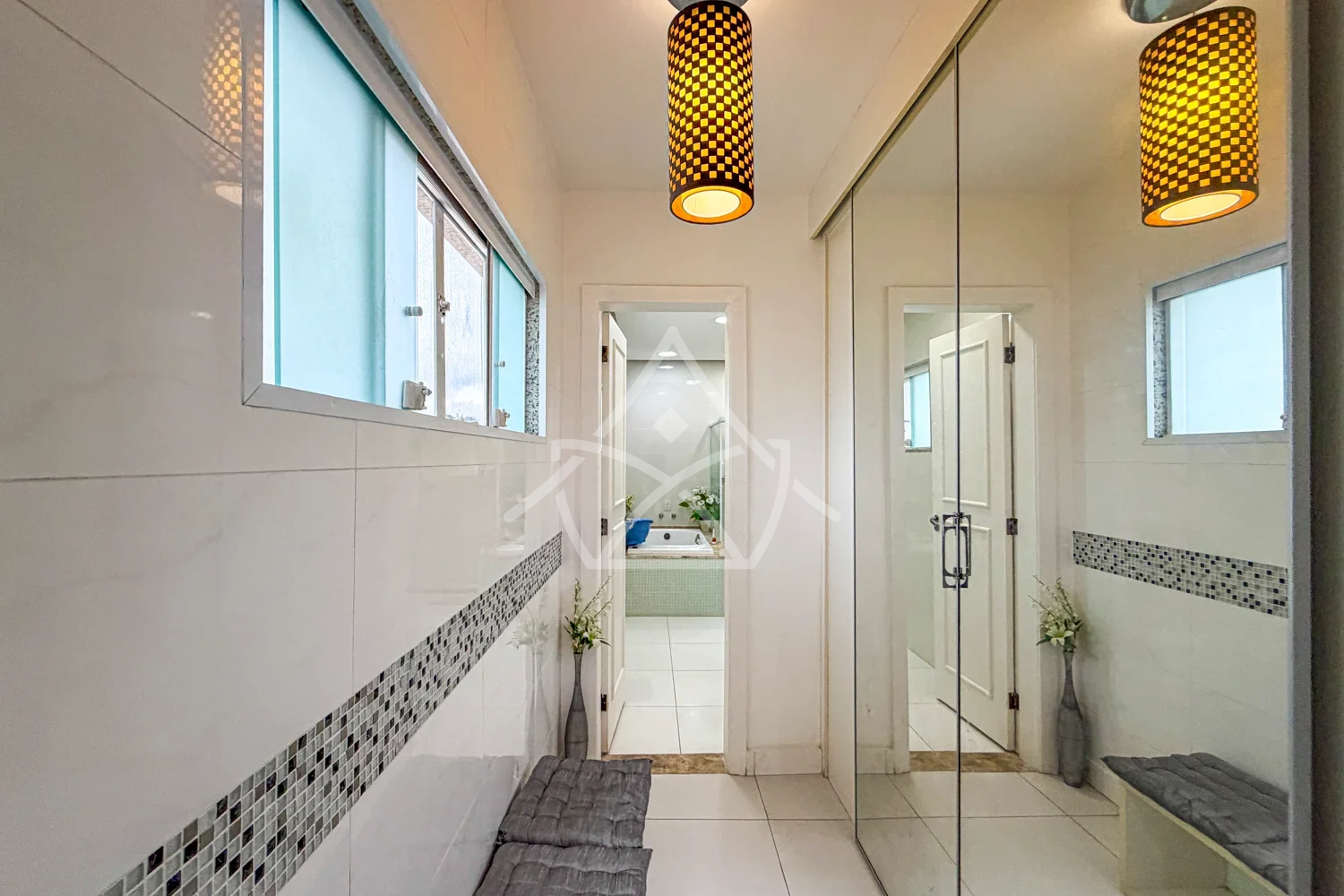 Triplex com 4 Quartos em Vargem Pequena RJ