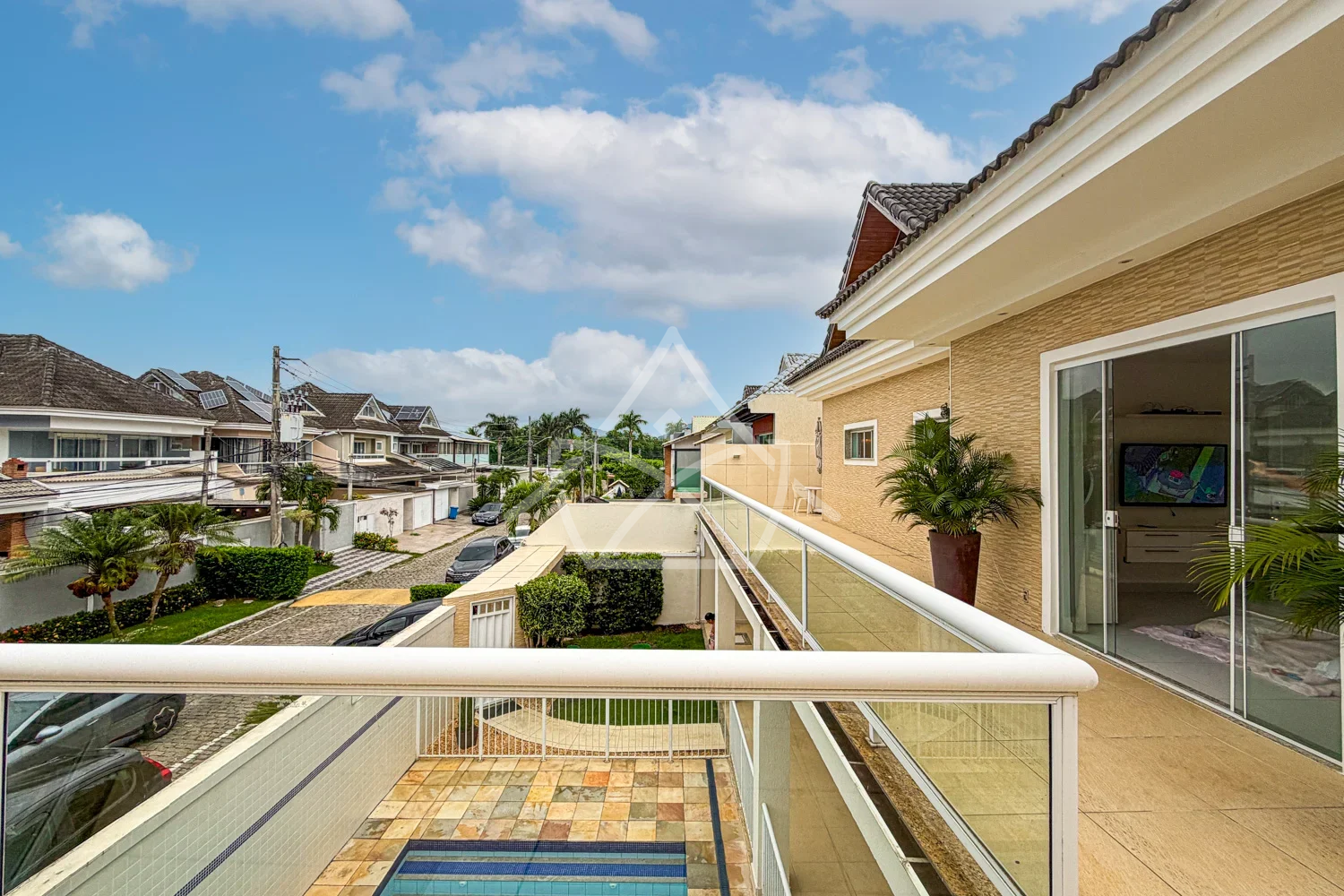 Triplex com 4 Quartos em Vargem Pequena RJ