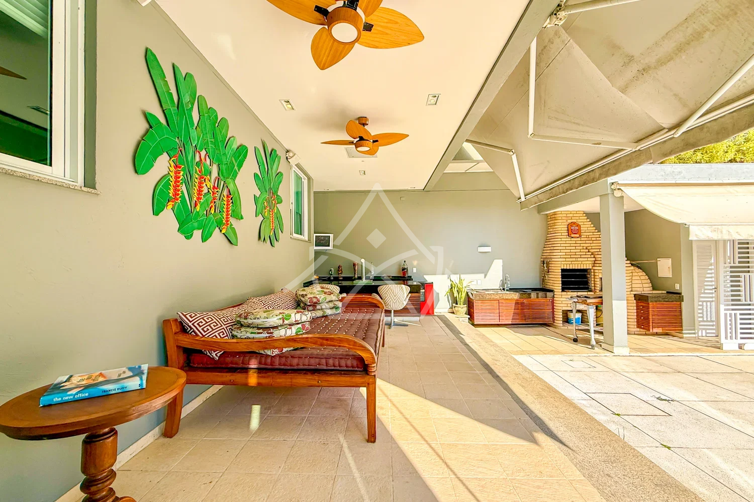 Duplex em Estilo Tradicional à Venda na Barra da Tijuca RJ