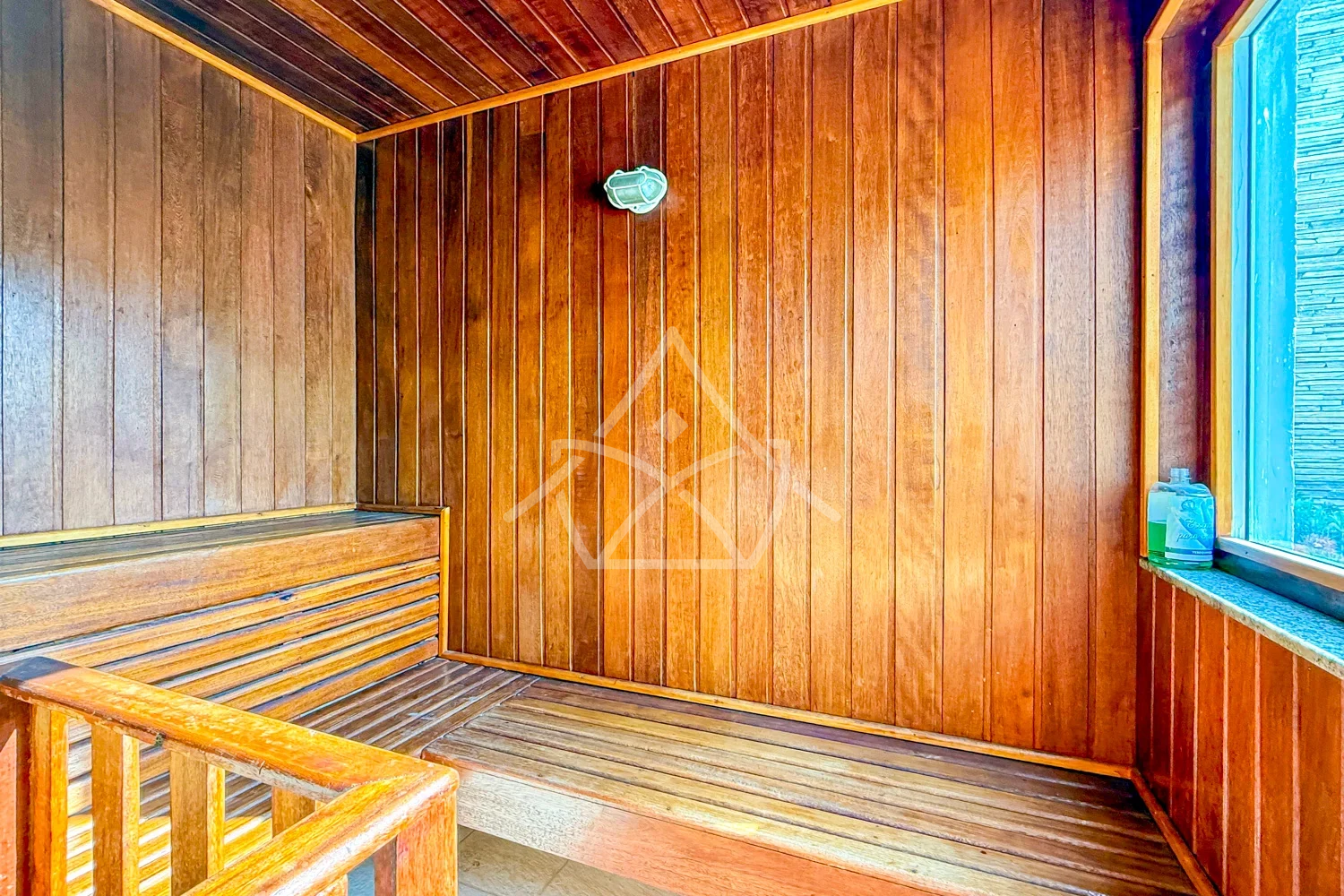Duplex em Estilo Tradicional à Venda na Barra da Tijuca RJ