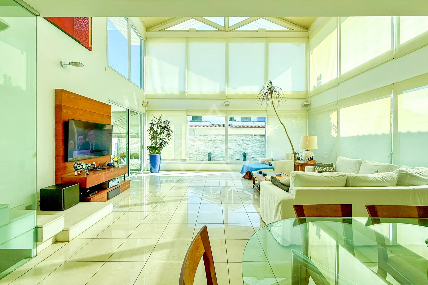 Duplex em Estilo Tradicional à Venda na Barra da Tijuca RJ
