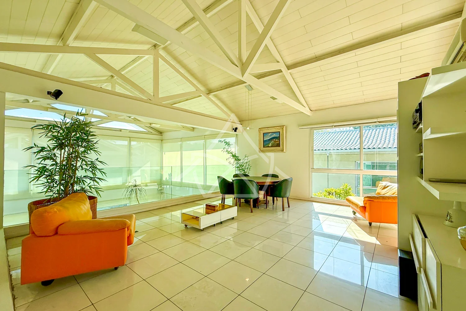 Duplex em Estilo Tradicional à Venda na Barra da Tijuca RJ