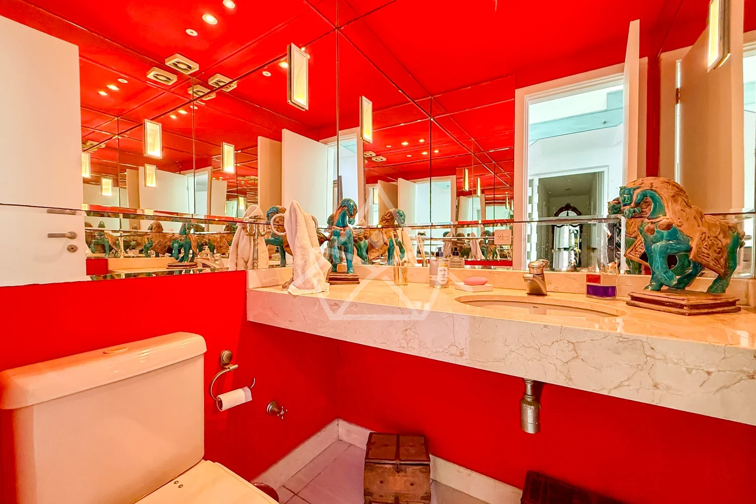 Duplex em Estilo Tradicional à Venda na Barra da Tijuca RJ